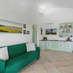 Casa Elena Al Mare Con Piscina 別荘