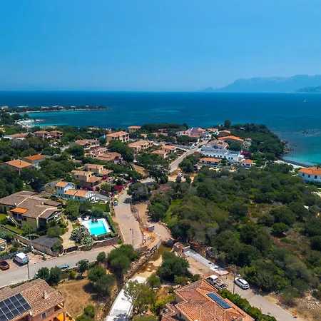 Casa Elena Al Mare Con Piscina Nyaraló *