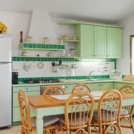 Casa Elena Al Mare Con Piscina Дом отдыха Ольбия