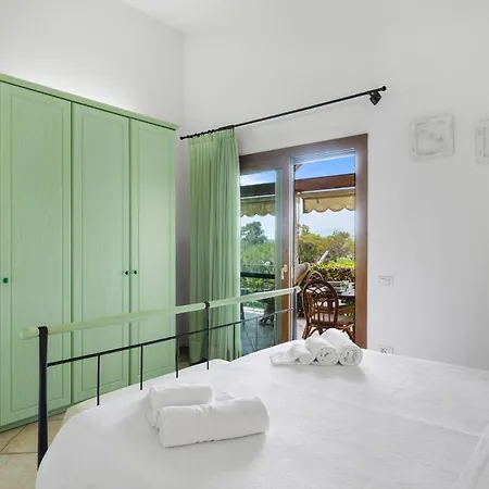 Дом отдыха Casa Elena Al Mare Con Piscina Ольбия