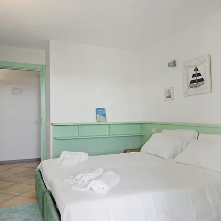 Дом отдыха Casa Elena Al Mare Con Piscina Ольбия