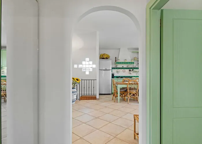 Casa Elena Al Mare Con Piscina Nyaraló