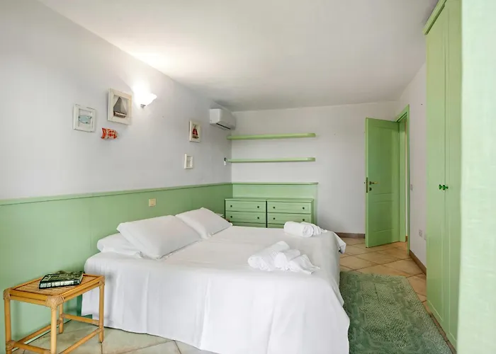 Casa Elena Al Mare Con Piscina * Olbia