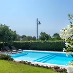 Casa Elena Al Mare Con Piscina Дом отдыха *
