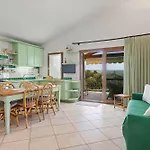 Дом отдыха Casa Elena Al Mare Con Piscina *