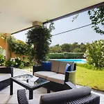 Casa Elena Al Mare Con Piscina Дом отдыха