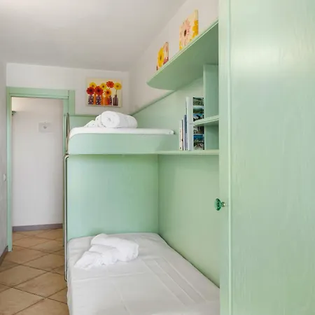 Hébergement de vacances Casa Elena Al Mare Con Piscina