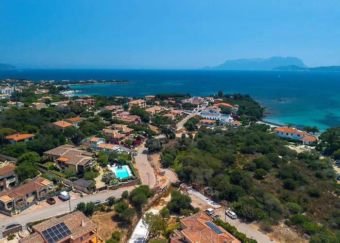 Casa Elena Al Mare Con Piscina Hébergement de vacances *