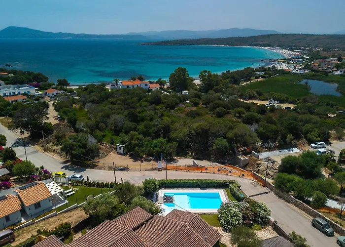 Casa Elena Al Mare Con Piscina