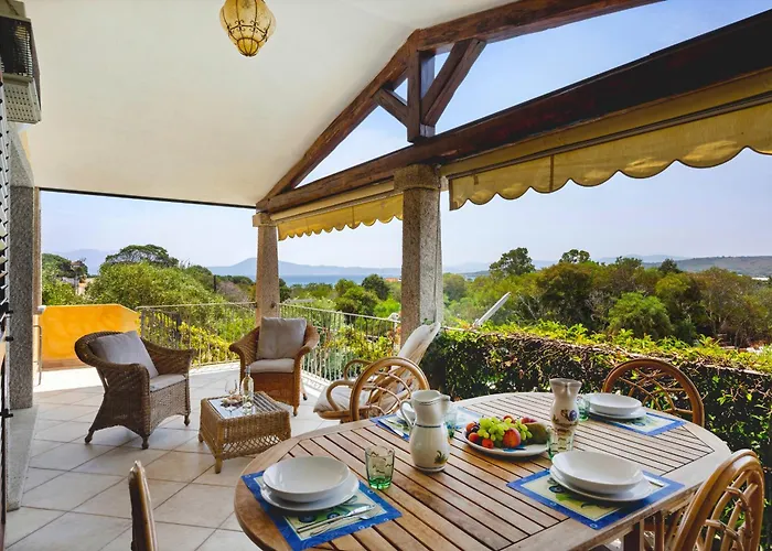 Casa Elena Al Mare Con Piscina בית נופש אולביה