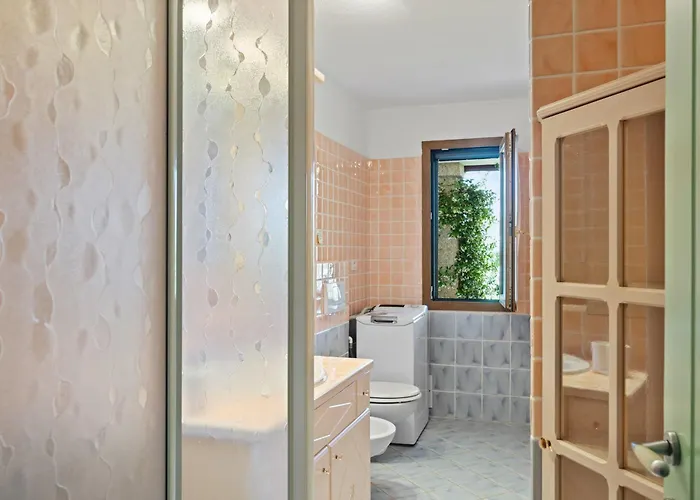 Casa Elena Al Mare Con Piscina אולביה